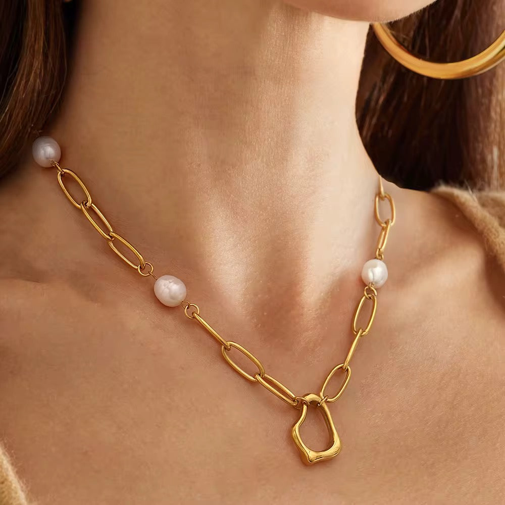 Chloé chain necklace